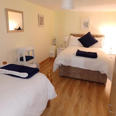 Kents Guesthouse Accommodation Kilmacthomas Oda fotoğraf
